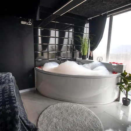 ヴィラ Nikka Pool And Jacuzzi House